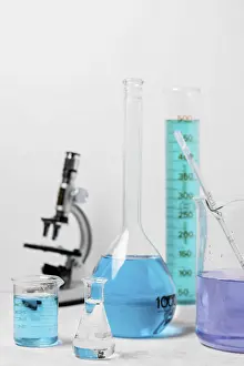 Laboratory Experiment Setup Drucke: Front view flask science concept