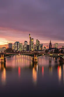 Frankfurt Skyline Drucke: View from the Floserbrucke over the river Main