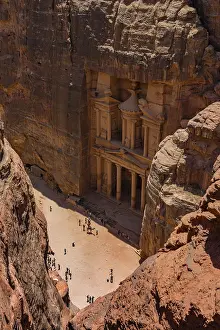 Al Khazneh Facade Drucke: View from above into the gorge Siq