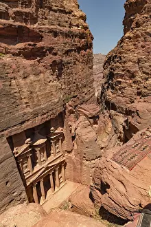 Al Khazneh Facade Drucke: View from above into the gorge Siq
