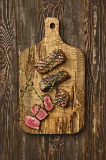 Grilled Beef Steak Drucke: Top view of grilled beef steak