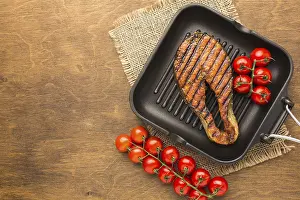 Bilder Datiert 17. Juli 2024: Grilled fish print tomatoes