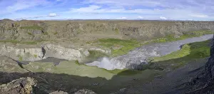 Icelandic Waterfall Drucke: View of Hafragilsfoss from the viewpoint