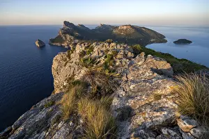 Balearic Islands Coastline Drucke: View of headland with cliffs and sea