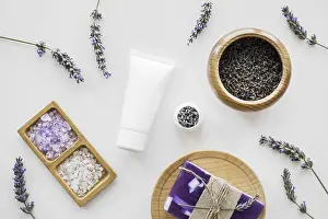 Beautiful Decorative Item Drucke: Top view home spa with lavender concept