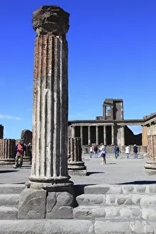 Mediterranean Sea Viewpoint Drucke: View from the interior onto the podium of the basilica