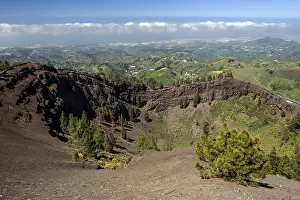 Spain Nature Reserves Drucke: View of the lava fields and the north