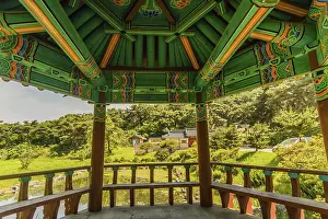 East Asian Architecture Drucke: View of man made pond