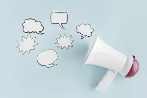 Top View Image Drucke: Top view megaphone with chat bubbles