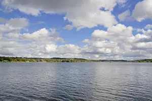 Water Reservoir Europe Drucke: View over the Mohnesee, blue cloudy sky