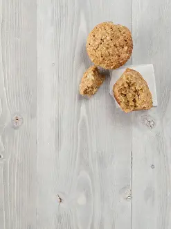 Vegetable Pastry Recipes Drucke: Top view of muffin with zucchini