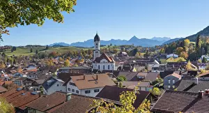 German Alps Scenery Drucke: View of Nesselwang with St. Andreas