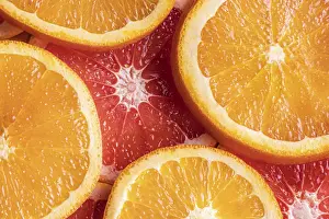 Grapefruit Nutrition Facts Drucke: Top view orange grapefruit slices
