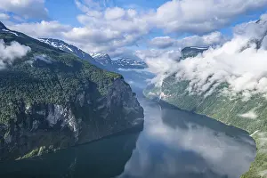 Cloudy Scandinavian Landscape Drucke: View at Ornesvingen viewpoint