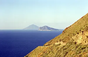 Blue Mediterranean Sea Drucke: View at Panarea and Stromboli