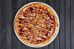 Italian Meal Ideas Drucke: Top view of pizza with chicken