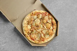Top View Of Pizza Drucke: Top view of pizza with chicken