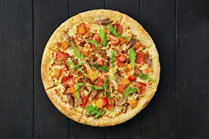 Italian Cuisine Photography Drucke: Top view of pizza with pumpkin