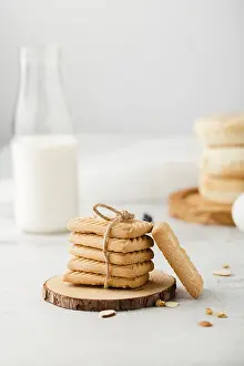 Simple Food Photography Drucke: Front view plain biscuits milk