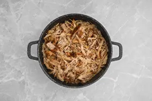 High Angle Food Photography Drucke: Top view of pulled pork in a large pan