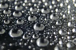 Bilder Datiert 5. Oktober 2024: Raindrop patterns print