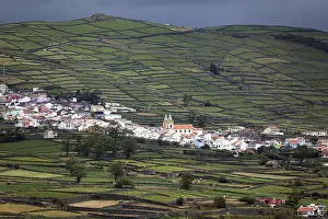 Azores Island Drucke: View of Ribeirinha between fields and pastures