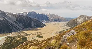 Aoraki Mount Cook National Park Drucke: View in the riverbed of the Hooker River