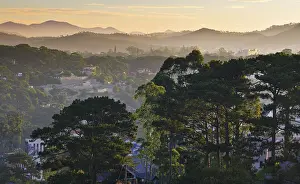 Vietnam Aerial Photography Drucke: View over the rooftops of Dalat