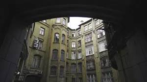 St Petersburg Architecture Drucke: Bottom view of rounded house on background of sky