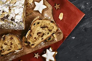 German Christmas Bread Recipe Drucke: Top view of slice of German Stollen cake