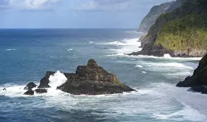 Steep Cliff View Europe Drucke: View of steep cliffs and coast with sea