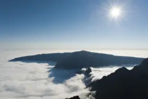 African Mountain Scenery Drucke: View from the summit, bright sun
