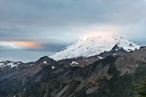 Deserted Mountain Peak View Drucke: View on summit Mt. Baker with snow and glacier