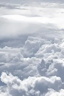 Aviation Industry Images Drucke: View over towering clouds, cloudy sky