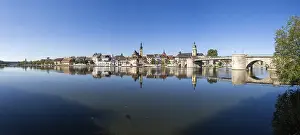Historic Building Drucke: View of townscape on the Main with St