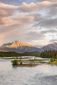 Icefields Parkway Drucke: View to a valley with river, Icefields Parkway