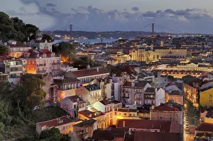 Lisbon Cityscape At Sunset Drucke: View from the viewpoint Miradouro da Graca