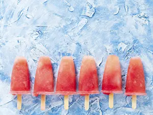 Copy Space Desserts Drucke: Top view of watermelon popsicles with copy space