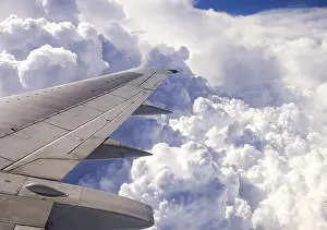 Passenger Plane Window View Drucke: The view from the window of a passenger plane during the flight