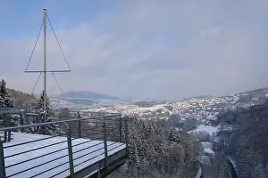 Central Europe Winter Scenes Drucke: Viewing platform on the Hennedamm with a view of Meschede