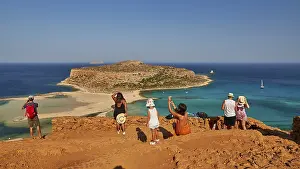 Southeast Europe Coastline View Drucke: Viewpoint, tourists from behind