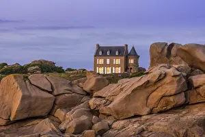 Evening Light Rock Formation Drucke: Villa of Gustave Eiffel at sunset