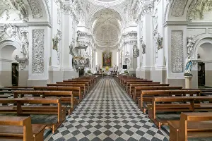Drucke von Vilnius, Litauen - 30. August 2021: Innenansicht der Kirche von den Heiligen Petrus und Paulus in Vilnius Litauen Drucke: Vilnius, Litauen - 30. August