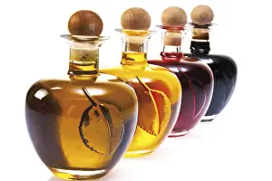 Studio Background Cuisine Drucke: Vinegar bottles