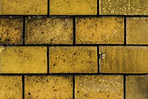 Vintage Brick Wall Background Drucke: Vintage yellow brick wall pattern background