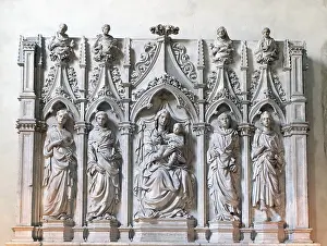 Drucke von Die Jungfrau Maria mit dem Jesuskind und Heiligen, das von Jacopo della Quercia geschaffene Reliefbild, Basilika des hl Q Drucke: Maria mit dem Jesuskind und Heiligen