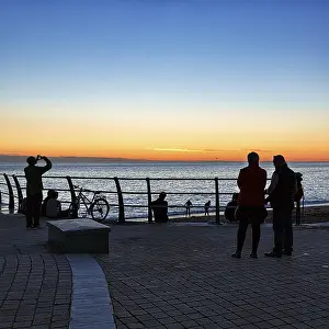 Northern Europe Coastline Drucke: Visitors on Seafront Promenade