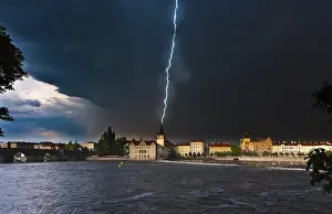 Vltava River Prague Drucke: Vltava River during a thunderstorm and rain