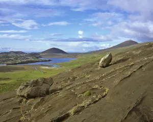 Deserted Mountain Range Scene Drucke: Volcanic tuff formations at Mt