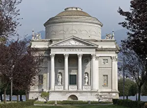 Deserted Italian Landmarks Drucke: Volta Museum, Tempio Voltiano, Como
